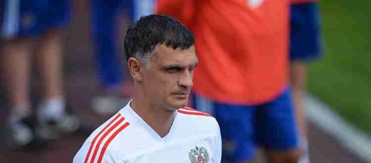 Владимир Габулов - Российский футболист, выступавший на позиции вратаря.