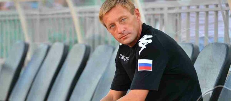 Андрей Тихонов - советский и российский футболист, полузащитник и нападающий