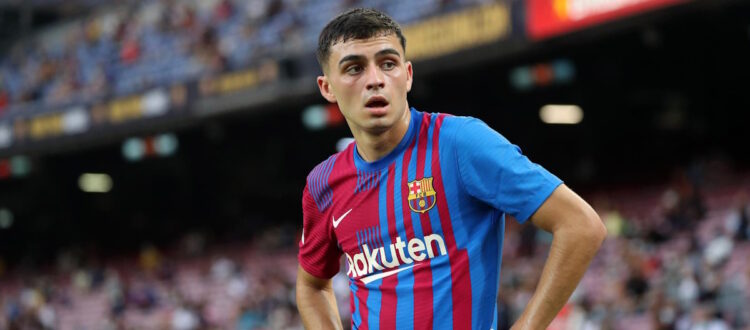 Педри - испанский футболист, атакующий полузащитник клуба «Барселона» и сборной Испании.-