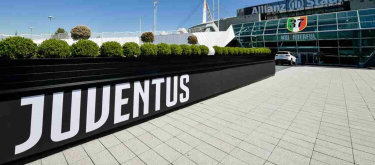 Ювентус - итальянский профессиональный футбольный клуб из Турина