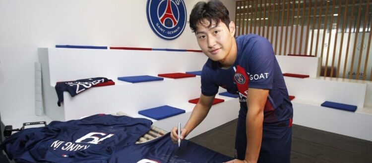 Ли Кан Ин - южнокорейский футболист, атакующий полузащитник французского клуба «Пари Сен-Жермен» и национальной сборной Республики Корея.