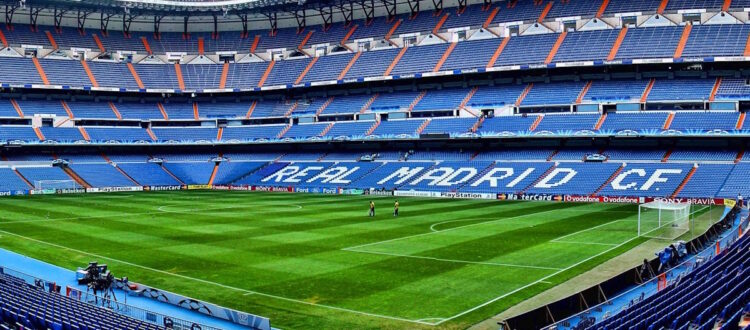 «Сантьяго Бернабеу» - футбольный стадион, расположенный в столице Испании — Мадриде