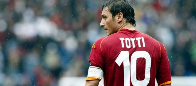 Франческо Тотти - итальянский футболист, выступавший на позиции атакующего полузащитника и нападающего