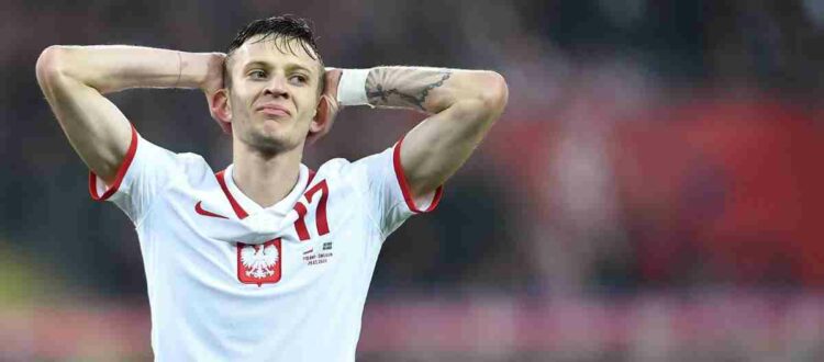 Себастиан Шиманьский - польский футболист, полузащитник клуба «Фенербахче» и сборной Польши