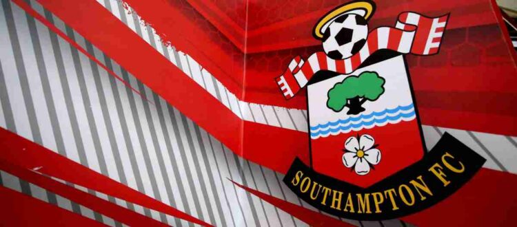 «Саутгемптон» — английский профессиональный футбольный клуб из одноимённого города в графстве Гэмпшир