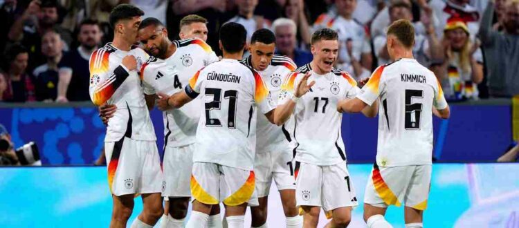 Сборная Германии по футболу - команда, представляющая Германию на международных соревнованиях